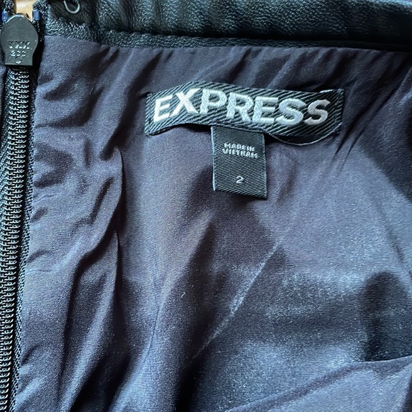 Express skirt - Picture 3 of 3